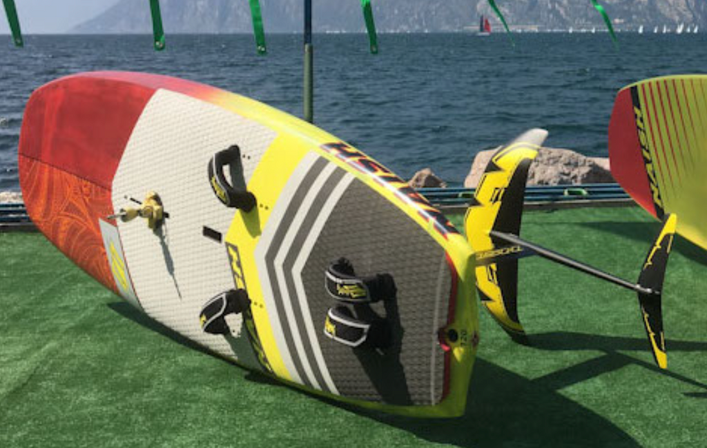 Naish Thrust WS1 and Hover 142 2018 Test Review